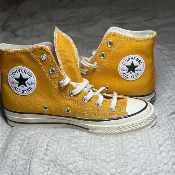 Converse- Mustard Yellow W 7.5 M 5.5 - Picture 1 of 9